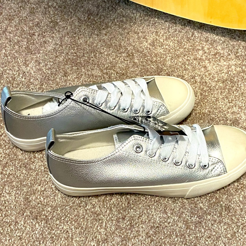 Never Worn Silver Glitter Sneakers - Size 6.5 womens
